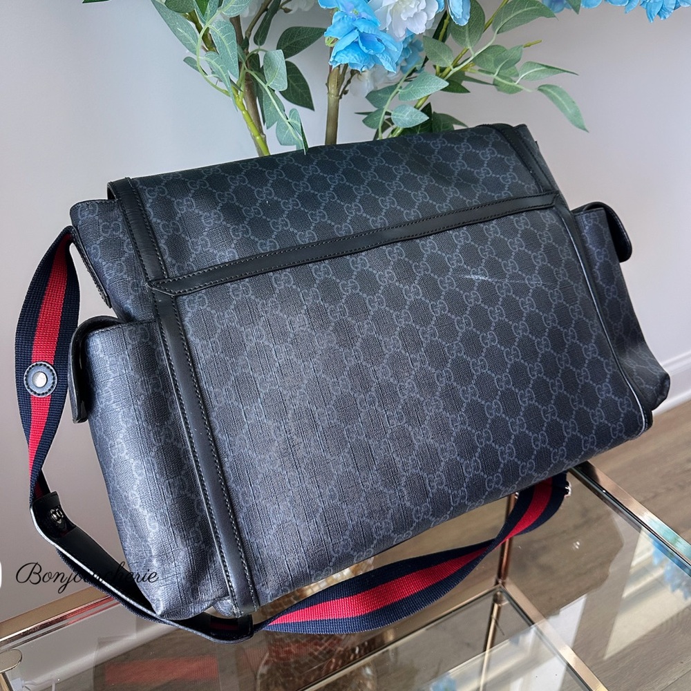 Authentic Gucci messenger bag - Picture 4 of 16
